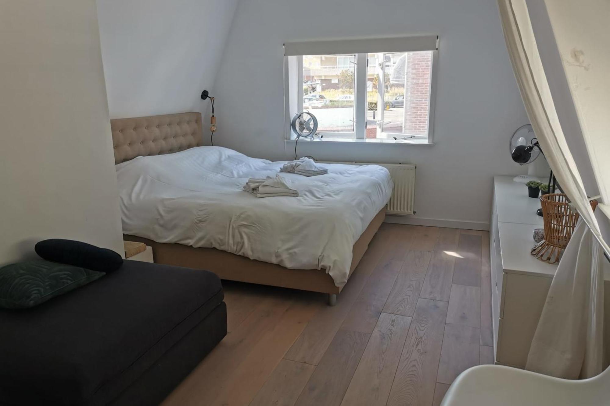 Sandy's Family House For 2 Adults & 2 Children